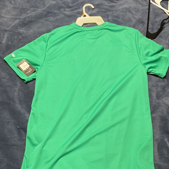 Athletic works  green silky tshirt - Picture 2 of 3